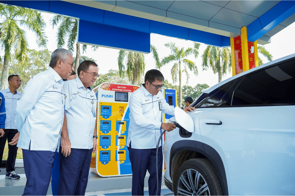 Dukung Energi Hijau, Pusri Luncurkan ‘Renewable Energy Charging Station’
